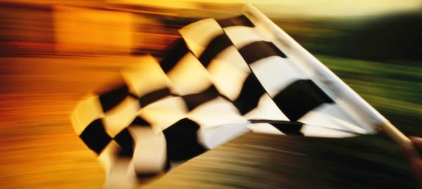 DRAPEAUX & LUMIÈRES DE COURSE