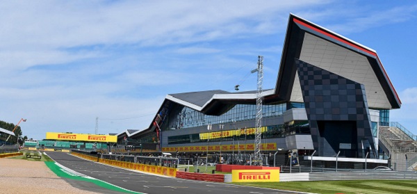 ENTRANDO AL CIRCUITO